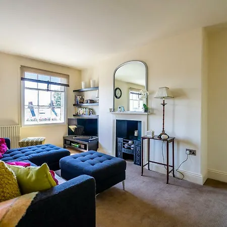 2b Penley's Grove Lejlighed